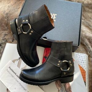 Frye Veronica Harness Short